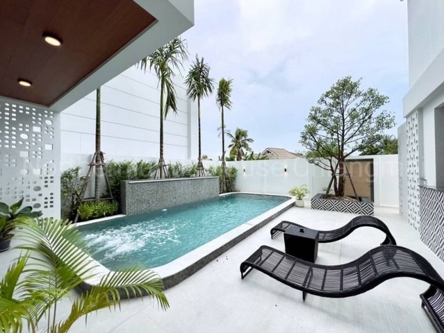 พูลวิลล่าสร้างใหม่ ในโครงการ วิวดอยสุเทพ สันทราย   