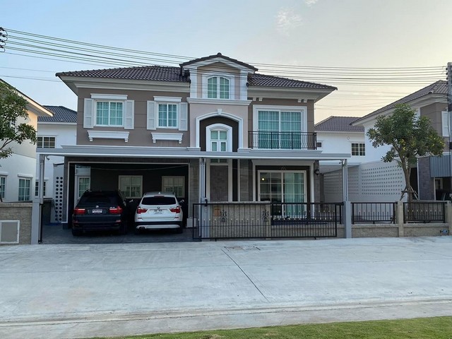 ขายบ้านเดี่ยว ขนาด 50 ตารางวาหมู่บ้านนีโอ โฮม อ่างศิลา-สุขุมวิทบ้านหรูสไตล์อังกฤษ พร้อมอยู่  ราคาเพียง 11.xx ล้านบาท ค่าใช้จ่ายวันโอน : ฟรีโอนบ้านหรูหลังใหญ่ ขนาด 4 ห้องนอน ชั้นบน มีห้องนอนห้องแต่งตัว ห้องน้ำในตัว ชั้นล่าง 1 ห้องนอน 1 ห้องครัวติดแอร์5 ห้องน้ำ 2 ที่จอดรถ ห้องออกกำลังกายอยู่ข้างนอก สไตล์อังกฤษสระว่ายน้ำขนาดใหญ่ ส่วนกลางหมู่บ้านใกล้ถนนสุขุมวิท อ่า�