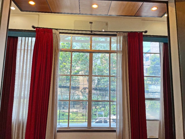 ใจกลางเมือง ม. เดินถึง ถ.รัชดา MRTลาดพร้าว320 ทำเลดี MRTสุทธิสาร 1.7 กม ให้เช่าโฮมออฟฟิศ 4 ชั้น 3นอน แอร์7 260ตร.ม. 24ตร.วา. ลาดพร้าว20-27