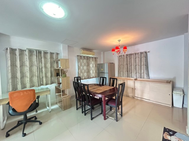 ให้เช่าบ้านเดี่ยวใกล้เมกะบางนาบ้านมัลดีฟล์ปาล์มใกล้อิเกียบางนา ม.รามคำแหง2ตกแต่งสวยแอร์เฟอร์ครบ มี3นอน2น้ำ ราคาเช่า20,000บาท