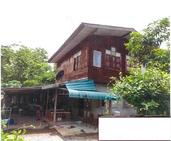   Code ID : PGNAN-LB-A-660002  ราคา  530,000   บาท ▸ เนื้อที่ 47 ตร.ว  พื้นที่ใช้สอย 172 ตร.ม.   ▸ 3 ห้องนอน 2 ห้องน้ำ    ▸ 1 ที่จอดรถ   บ้านหันไปทางทิศตะวันออก  พิกัดทรัพย์ : https://maps.app.goo.gl/rGJmQ1Lu1qT9L2ei6  สถานที่ใกล้เคียง ▸ใกล้  ตลาดสดบ้านใหม่รุ่งเรือง ▸ใกล้  วัดม่วงเจริญราษฎร์ ▸ใกล้  โรงเรียนบ้านเชียงยืน ▸ใกล้  วัดตาแก้ว  สอบถามเพิ่มเติม / นัดชม โทร. 097-419-5982(พลอย) โทร. 096-932-4624(ออมสิน) Line : @panaya (มี@ด้านหน้า)  ปรึกษาสินเชื่อฟรี One Stop Servic