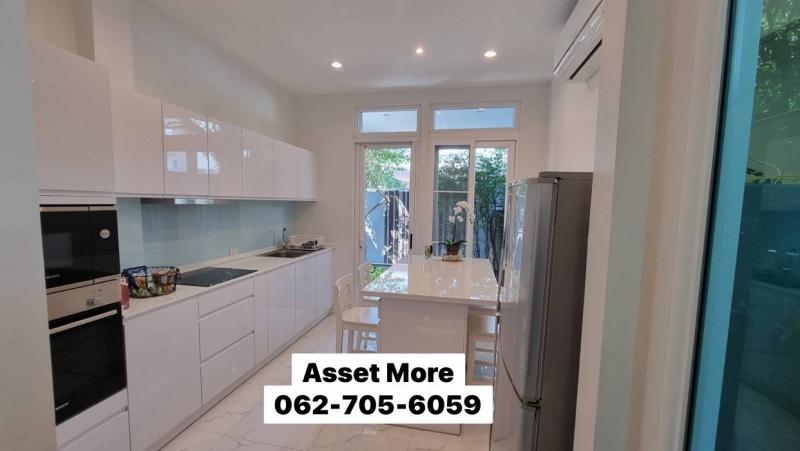 ให้เช่าบ้านเดี่ยว2ชั้น (สร้างใหม่) 22  ตารางวา พื้นที่ใช้สอย 170 ตารางเมตร  (สร้างใหม่) ซอยทองหล่อ  เขตวัฒนา     ใกล้บีทีเอสทองหล่อราคาเช่า  87,500 /เดือน67-AMS-HH0010รายละเอียดบ้านเดี่ยว 2ชั้น   ขนาดที่ดิน 22 ตารางวา พื้นที่ใช้สอย 170 ตารางเมตร 3ห้องนอน / 3 ห้องน้ำ จอดรถได้1 คันสอบถามข้อมูลเพิ่มเติมหรือนัดชมสถานที่ติดต่อ   คุณสไปร์ท : 062-705-6059            คุณอ่ำ : 089-182-5533** บริการรับฝากขาย ที่ดิน คอนโด บ้