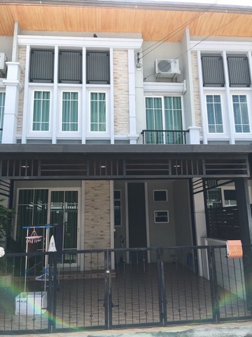 ม. เดอะ คัลเลอร์ส เลชเชอร์ บางนา พร้อมอยู่รีโนเวทใหม่ ทำสีใหม่ภายในภายนอกเปลี่ยนกระเบื้องสุขภัณฑ์ใหม่