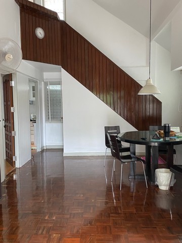 Me10ให้เช่าบ้านเดี่ยว 2 ชั้นรีโนเวทใหม่ หมู่บ้านสัมมากร ซอยรามคำแหง110 หน้าหมู่บ้านห้างแมคโครและตลาดสด รถไฟฟ้าสถานีสัมมากร