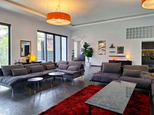 พูลวิลล่าในโครงการ เนื้อที่กว้าง เฟอร์บิ้วอิน พร้อมอยู่ สันทราย