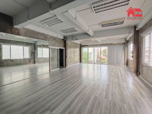 ให้เช่าบ้านเดี่ยว 2 ชั้น 101วา 450 ตารางเมตร 5 ห้องนอน 3 ห้องน้ำ เฟอร์บางส่วน ถนน สุขุมวิท101/1 ราคาเช่า 65,000 บ/ด