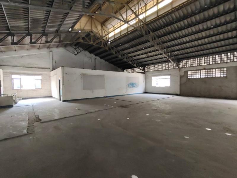 ให้เช่าอาคารโกดัง/คลังสินค้าเนื้อที่ 360 ตร.วพื้นที่ใช้สอยรวม2500 ตร.ม ออฟฟิศ ไฟฟ้า 3 เฟส ถนนลำลูกา คลอง 3-4 ราคาเช่า 50,000 บ/ด