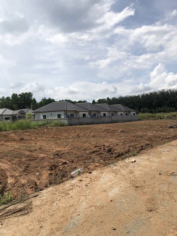 Sub1216ขายที่ดินทำเลดี ขนาด 150 ตรว. โซนแม่น้ำคู้ บ้านหนองมะปริง อ.ปลวกแดงขายราคา 770,000 บาท ฟรีค่าโอนกรรมสิทธิ์สนใจติดต่อ  081-9497822เป็นที่ดินในโครงการบ้านจัดสรร ขนาด 150 ตารางวากว้าง 22 เมตร ลึก27.20 เมตร อยู่ติดถนน เข้าออก สะดวก สาธารณูปโภคครบครั้น หาของกินสะดวก อยู่โซนแม่น้ำคู้ #ขายที่ดินแม่น้ำคู้#ที่ดินปลวกแดง#ขายที่ดินบ้านหนองมะปริง