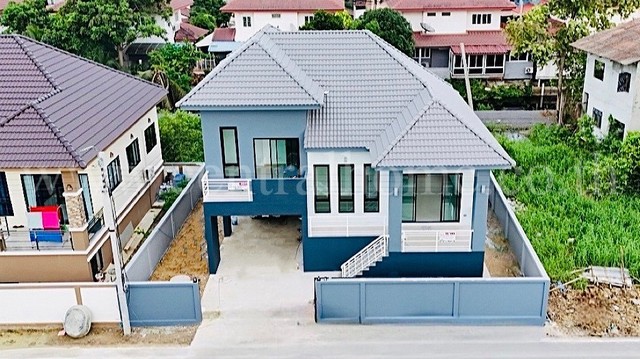 บ้านเดี่ยว มือ 1 ซอยเทพประทาน 1 ไทรน้อย นนทบุรี ใกล้ MRT สายสีม่วง