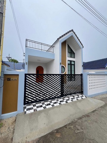 #บ้านใหม่ปล่อยเช่า/#ผ่อนตรงกับเจ้าของ????#พนัสนิคมชลบุรี​#ให้เช่า/#ผ่อนตรง????บ้าน2ชั้นสร้างใหม่✅ใกล้ตัวเมืองพนัสนิคม​✅ใกล้นิคมอมตะเฟส​ 8​ 9​ 10✅ทำเลแหล่งชุมชน???? 2 ห้องนอน 1 ห้องน้ำ???? ที่จอดรถ 2 คัน​ +หน้านบ้าน???? เริ่มต้นเนื้อที่พื้นที่ 27 ตรว.✴️ตกแต่งพร้อมอยู่✔️ผ้าม่าน✔️แอร์ 1 เครื่อง✔️ถังสำรองน้ำ✔️ปั้มน้ำ✴️เงื่อนไข​การเช่า✴️ให้เช่าเดือน​ 7500​ บาท????ค่าเช่าล่วงหน้า​ 