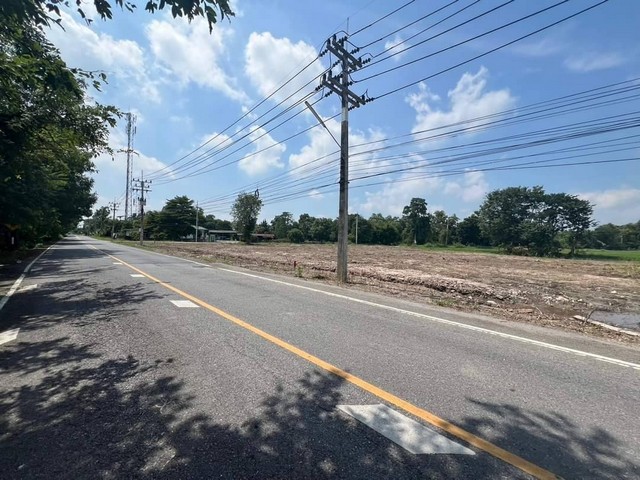 ที่ดินทำเลค้าขาย ติดถนนลาดยาง เพียงไร่ละ 1.5 ล้าน ใกล้ตัว อ.บ้านนา นครนายก