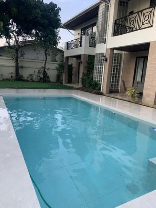 ให้เช่าบ้านเดี่ยว 2 ชั้น 300 ตรว. สุขุมวิท 71 ปรีดีพนมยงค์ 42 พร้อมสระว่ายน้ำส่วนตัว พร้อมเครื่องใช้ไฟฟ้า เฟอร์นิเจอร์ พร้อมอยู่