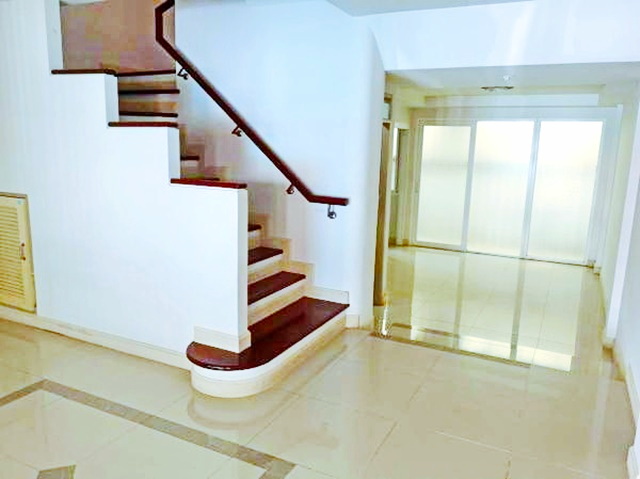 หนามแดง-บางพลี18-24  20 ตร.วา.MRT ศรีด่าน 1.3 กม.ให้เช่าทาวน์เฮ้าส์ 3 ชั้น 3 นอน3 น้ำ 180 ตร.ม.ศรีนครินทร์ กิ่งแก้ว