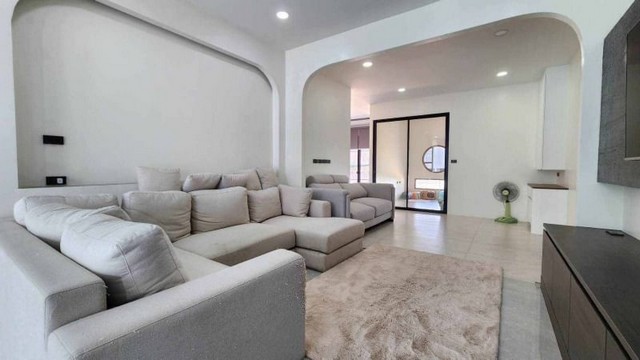 พูลวิลล่าหรู สไตล์โมเดิร์น ระบบสมาร์ทโฮมทั้งหลัง หางดง