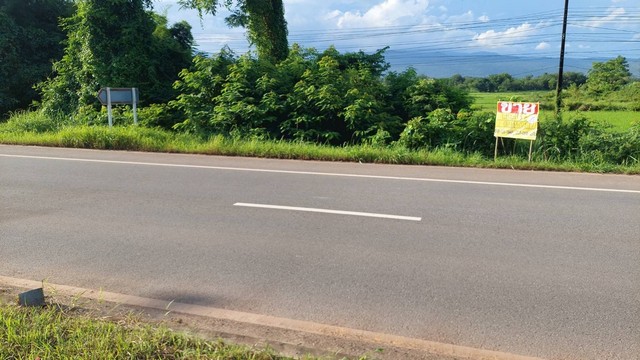 ขายที่ดินสวยติดถนน 3 ไร่  ใกล้ธาราแลนด์   ถนนชยางกูร   เมืองบึงกาฬ      ZP132