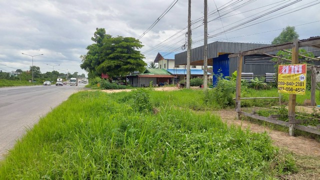 ขายที่ดินสวยติดถนน 6-0-64 ไร่  ถนนอุดร- หนองบัว   ใกล้โรงเรียนนิคมสร้างตนเอง เมืองอุดรธานี  ZP131