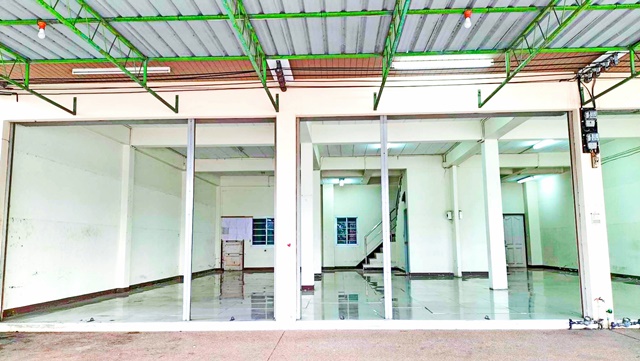 ติดถนนใหญ่ โลตัสกาฬสินธุ์ 1.6 กม.รพ.ธีรวัฒน์ ให้เช่าอาคารพาณิชย์ 3 คูหา 3 ชั้น 12 นอน 6 น้ำ 432 ตร.ม.108 ตร.วา  บิ๊กซี กาฬสินธุ์ 1.9 กม