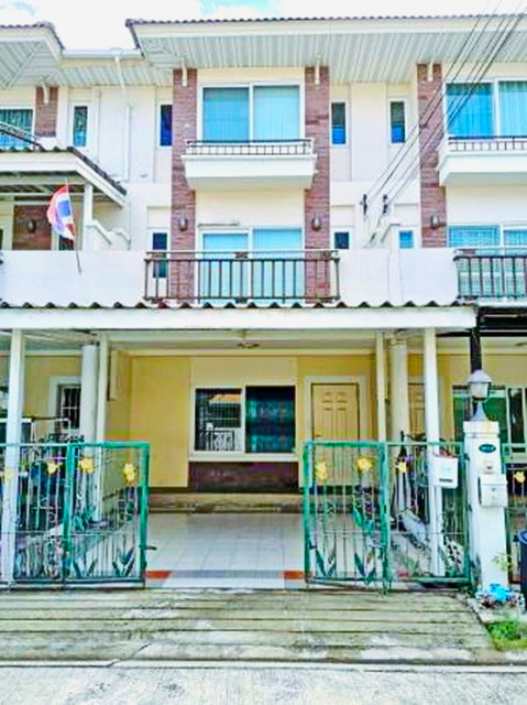 หนามแดง-บางพลี18-24 MRT ศรีด่าน 1.3 กม. ถูกทีสุด ให้เช่าทาวน์เฮ้าส์ 3 ชั้น 3 นอน3 น้ำ 182 ตร.ม. ศรีนครินทร์ กิ่งแก้ว หนามแดง 22 ตร.วา.9,998 b-m  ติดถนนหนามแดง-บางพลี รพ.สินแพทย์ เทพารักษ์ 1 กม.ตลาดเทพประทาน 0.7 กม. Nam Daeng-Bang Phli 18-24 MRT Sri Dan 1.3 km.The Cheapest Townhouse for rent 3 Storeys 3 bed Srinakarin-King Kaew Nam Daeng 3 bath 182 sq.m. 22 sq.wa.9,998 b-m  next to Nam Daeng-Bang Phli Road Sinphaet Hospital Theparak 1 km. Thepprasan Market 0.7 km. แยก - ศรีเทพา ศรีนครินทร์-กิ่งแก้ว ซอยหนามแดงตำบล บางแก้ว อำเภอบางพลี สมุทรปราการ 182 ตร.ม