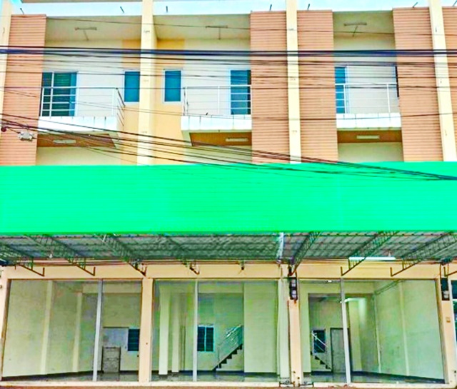 โลตัสกาฬสินธุ์ ถ.ทุ่งศรีเมือง-บายพาสทุ่งมน ตำบลเหนือ อำเภอเมืองกาฬสินธุ์ กาฬสินธุ์ 6กม.รพ.ธีรวัฒน์ 800ม.ให้เช่าอาคารพาณิชย์ 3คูหา 3ชั้น 12นอน 6น้ำ 430ตร.ม.110ตร.วา.24,998 b-m เหมาะการค้าขาย บิ๊กซี กาฬสินธุ์ 1.9 กม.เข้า-ออกสะดวก ทำเลทอง ติดถนนใหญ่ Lotus Kalasin 1.6 km. Thirawat Hospital 800m. Commercial building for rent 3units 3Storeys 12bed 6bath 430sq.m.110sq.wa. 24,998b-m suitable for business Big C Kalasin 1.9km. Thung Si Mueang-Thung Mon Bypass Rd convenient entry and exit.Prime location on the main roadถ.ทุ่งศรีเมือง-บายพาสทุ่งมน430 ตร.ม.110 ตร.ว�