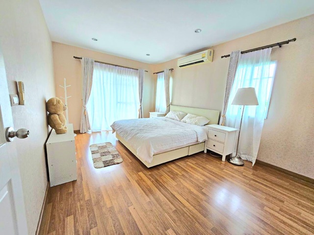 ให้เช่าคฤหาสน์หรู 2 ชั้น 3นอน  เฟอร์บิวท์อิน ARLบ้านทับช้าง 1.1 กม.เย็นสบาย 2น้ำ 242ตร.ม. 62ตร.ว..ถ.เฉลิมพระเกียรติ ร.9 ติดถนน