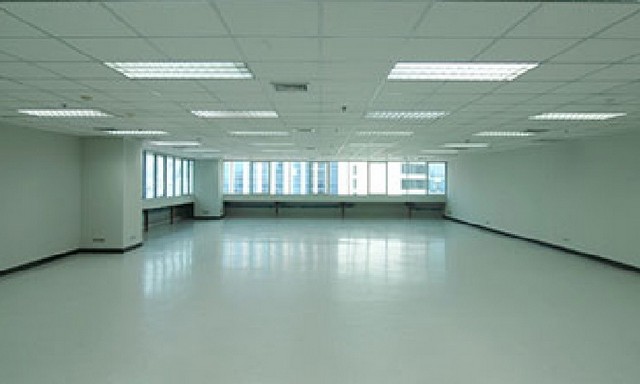 ออฟฟิศให้เช่าสุขุมวิท พร้อมพงษ์ อาคารยูบีซี2 รถไฟฟ้าบีทีเอสสถานีพร้อมพงษ์ O2,512,59O9,  O84,543,4833 www.irentoffice.com