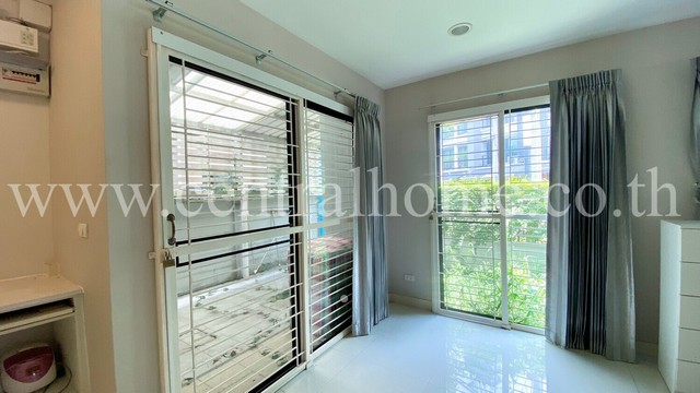 ทาวน์โฮม บ้านกลางเมือง งามวงศ์วาน หลังมุม ใกล้ทางด่วนศรีรัช