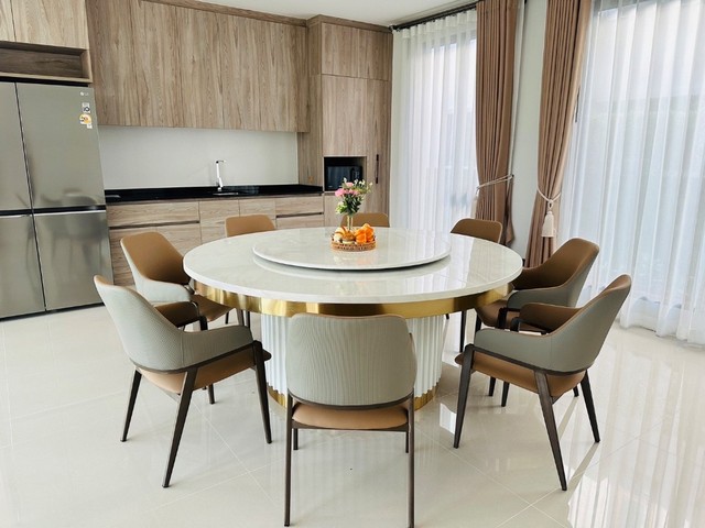 HR1877ขายหรือเช่า บุราสิริ กรุงเทพกรีฑา เป็นบ้านใหม่ไม่เคยเข้าอยู่ เฟอร์นิเจอร์ครบ