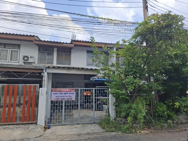 ชื่อโครงการ : หมู่บ้านบ้านแสนสุข / Baan Sansukที่ตั้ง : ถนนสุขุมวิท ซอยสุขุมวิท 103 อุดมสุข 26 แยก 2 บางนาเหนือ เขตบางนา กรุงเทพมหานคร 10260ประเภท: ทาวน์เฮ้าส์ 2 ชั้นพื้นที่ : 24 ตารางวาราคา : 2,790,000 บาทจำนวนห้อง : 3 ห้องนอน 2 ห้องน้ำ ห้องรับแขก ห้องครัวที่จอดรถ : 2 คันรีวิว : ใกล้รถไฟฟ้าBTS สายสีเขียว(สถานีอุดมสุข) อยู่ใจกลางเมืองเดินทางสะดวก ใกล้แหล่งชุมชน เหมาะอยู่อาศัยหรือค้าขายสถานที