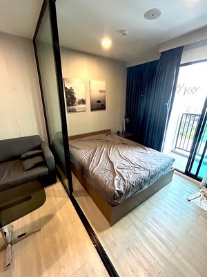 ขายถูกมาก  ราคาแบบนี้ไม่มีอีกแล้ว !! Kave Condo ม.กรุงเทพ พื้นที่ใช้สอย 26.29 ตร.ม. ชั้น 7 เหมาะแก่การพักอาศัยและปล่อยเช่าทำกำไร ( ขายพร้อมผู้เช่า )  ห้องสวย ราคาดีมาก !!! .Location : แผนที่โครงการ41/564 Kave Condo ม.กรุงเทพ แขวงคลองหนึ่ง เขตคลวงหลวง ปทุมธานี 12120Google  https://maps.app.goo.gl/hjB1GoUy1kHHtAKT7.รายละเอียด : ตัวห้อง- เนื้อที่ 26.29 ตร.ม- 1 ห้องนอน 1 ห้องน้ำ ชั้น 7 อาคาร C- ตู้เสื้อผ้า Built-in- เคาท์เตอร์ครัวบิวอินท์ พร้อมเฟอร์น
