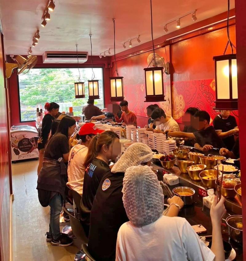  สนใจติดต่อ คุณบิ๊กโทร 092-429-4788เซ้งร้าน‼️ บุฟเฟต์หมาล่า  #สาขาบรรทัดทอง #สามยานจุฬา  ใกล้มหาลัย ใกล้โรงเรียน ใกล้แหล่งชอปปิ้ง- ทำเลดี มีลูกค้าเดินใช้บริการตลอดเวลา- ขนาดพื้นที่ 1 คูหา 2 ชั้น-เพียง 1,500,000 บ #ต่อรองราคาได้ #รับนายหน้า - สามารถเปิดร้านทำกิจการต่อได้เลย- มีอุปกรณ์ เครื่องมือครบทุกอย่างในการเปิดทำกิจการต่อ สนใจติดต่อ คุณบิ๊กโทร 092-429-4788 พิกัด : https://g.co/k