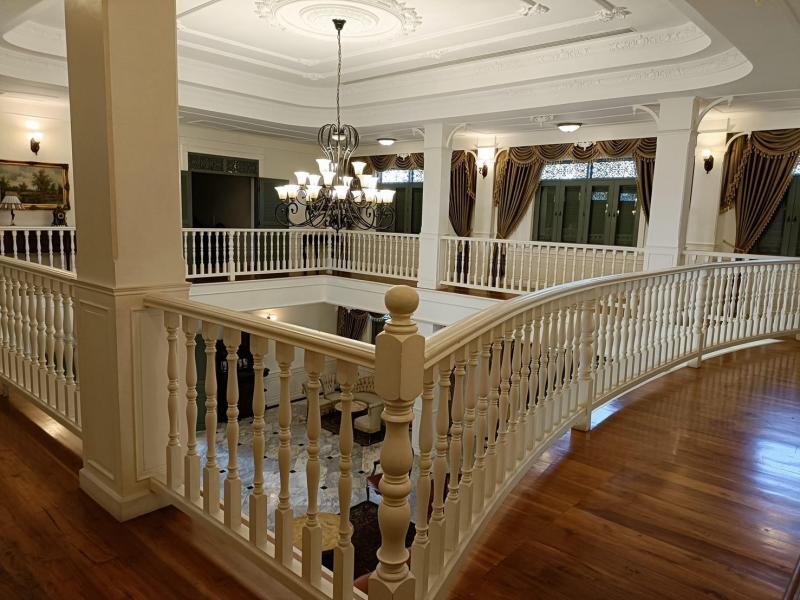 ขายบ้านโคโลเนียล กระทุ่มแบน 3.5 ไร่1,000 ตร.ม.5นอน 6น้ำ เฟอร์นิเจอร์ครบ แอร์ทุกห้องโรงรถจอดรถได้ 4 คันถนนกระทุ่มเเบน สมุทรสาคร