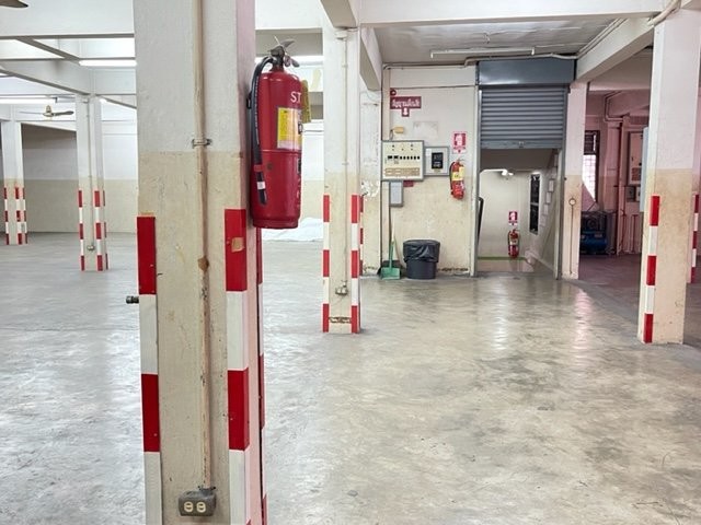 BS1500ขายอาคารพาณิชย์ 5 ห้อง 6 ชั้นรวมดาดฟ้า ย่านเจริญนคร ใกล้บิกซี ดาวคะนอง เดินทางสะดวก