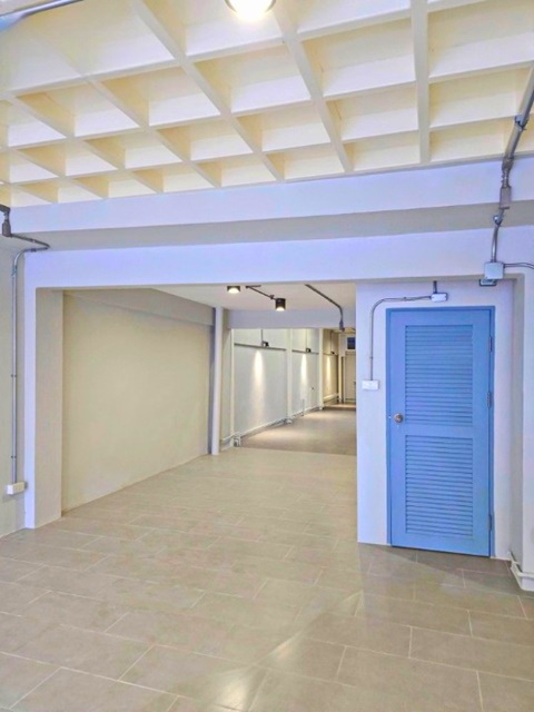 รีโนเวทใหม่ BRT สะพานพระรามเก้า 1กม. เอเชียทีค 1.4 กม.ให้เช่าอาคารพาณิชย์ 5 ชั้น 320ตร.ม. 25ตร.วา. เจริญราษฎร์ โชว์รูม คลินิก