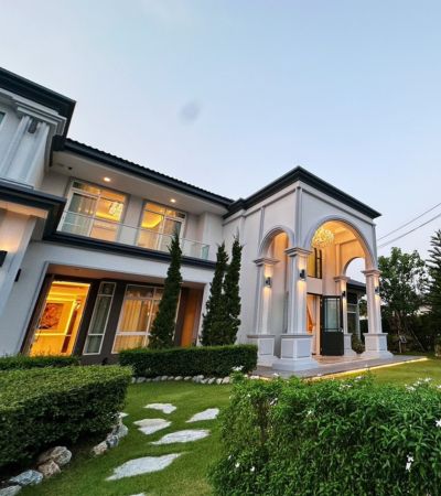 ติดต่อ หลิน 088 598 6998 Line ID: positive.agบ้านหรูระดับไฮเอนด์ วิวภูเขา ทำเลทองเชียงใหม่ โครงการมัณฑนาซีรีนเลค เชียงใหม่ ราคา 30 ล้านบาท*.ขนาดที่ดิน: 168.6 ตร.วาพื้นที่ใช้สอย: 387 ตร.ม. (บิวท์อินทั้งหลัง).6 ห้องนอน6 ห้องน้ำ1 ห้องอเนกประสงค์1 ห้องรับแขกใหญ่1 ห้องทานอาหาร1 ครัวฝรั่ง1 ครัวไทย1 ห้องเก็บของ1 ห้องซักรีด1 ห้องซักล้าง1 ห้องแม่บ้าน.ราคาขาย: 30 ล้านบาท* ค่าส่วนกลาง: 45 บาท/ตร.วา/เดือน.สถานที่