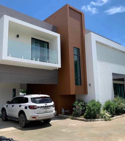 Pool Villa สไตล์โมเดิร์น  บรรยากาศดี เงียบสงบ รายล้อมด้วยธรรมชาติ  ใกล้มหาวิทยาลัยแม่โจ้  ติดสนามกอล์ฟแม่โจ้