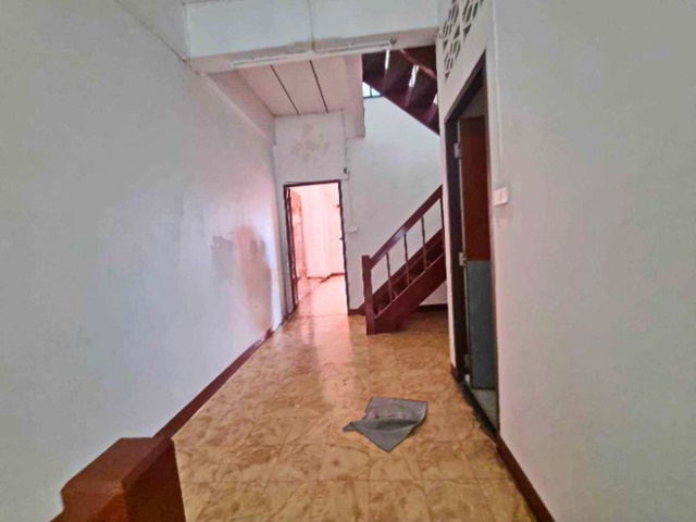 ตลาดเมืองทอง 1.3 กม.โลตัส บิ๊กซี แจ้งวัฒนะ14 1.6 กม. MRT แจ้งวัฒนะ 14 1.6 กม.2 น้ำ 180 ตร.ม.ให้เช่าทาวน์เฮาส์ 3 ชั้น 3 นอน 20 ตร.ว 1