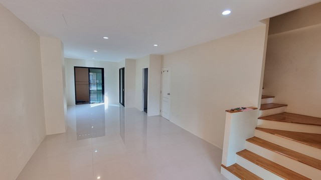 ให้เช่า ทาวน์โฮมหลังมุม โครงการINFINITY บ้านกล้วย-ไทรน้อย  บางบัวทอง  9000 บาท