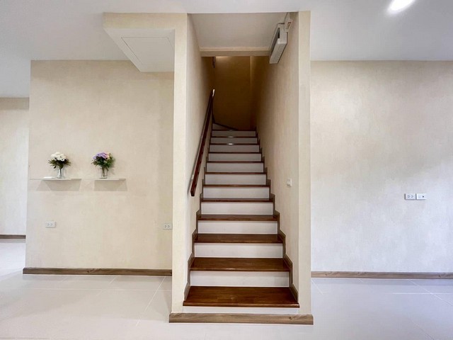 ขายขาดทุน บ้านทาวน์โฮม หลังมุม บรีติชเพลส พุทธมณฑลสาย 5 ราคา 2.65 ล้านบาท