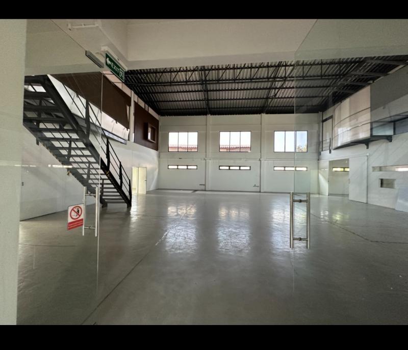 ปล่อยเช่า โกดังพร้อมอาคารสำนักงาน ที่จอดรถ 14 คัน สุขุมวิท 101 (BTS ปุณณวิถี) พร้อมใช้งาน - ฿170,000.00