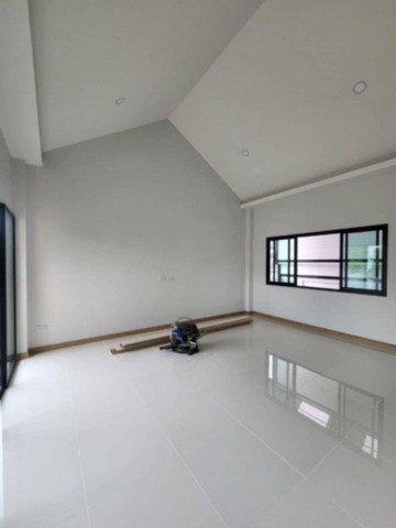 บ้านสร้างใหม่ สไตล์โมเดิร์น โซนท่ารั้ว ดอยสะเก็ด