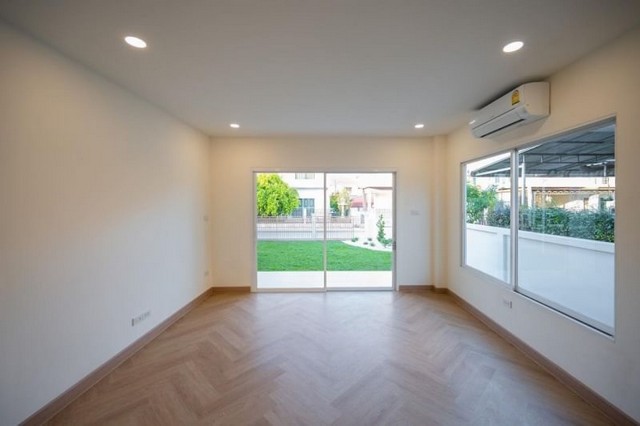 บ้านเดี่ยว 2 ชั้น มูจิมินิมอล รีโนเวทใหม่ สันกำแพง