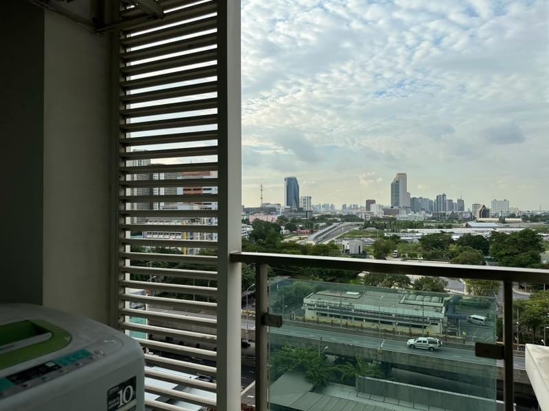 AOM 1328ให้เช่า คอนโด TC Green Rama9 ถ. พระราม 9 แขวงห้วยขวาง เขตห้วยขวาง กรุงเทพมหานครห้องstudio ขนาด 28 ตรม.  ชั้น 10 ตึก Bเครื่องใช้ และเฟอร์นิเจอร์ครบ พร้อมอยู่วิวสวย โล่ง เพดานสูง โปร่ง ไม่อึดอัดกระจกDouble Glass เงียบ สงบ ไร้เสียงรบกวนFacility ส่วนกลาง ฟิตเนส สระว่ายน้ำร้านอาหาร ร้านซักรีด 7-11 อำนวยความสะดวกครบเดินทางสะดวก เข้าออกได้2ทาง ทั้งทางถนนพระราม9 และถนนจตุรทิศ ห่างจากMRTพระราม9เพีย