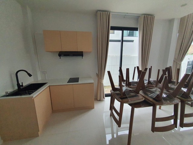 ให้เช่าบ้านแฝด 2 ชั้น นิคมพัฒนาซอย 1 ระยอง พร้อมเฟอร์นิเจอร์ครบ