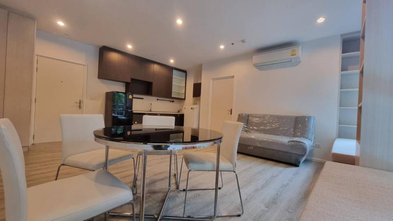 ให้เช่า :  เดอะคีย์ สาทร - ราชพฤกษ์ ใกล้ BTS วุฒากาศ ขนาด 2 ห้องนอน เพียง 20,000 บาท / เดือน   ตกแต่งบิวอินสวย ห้องมุม ชั้น 1 วิวสระว่ายน้ำ สวย สงบ แถมราคาดีย์ ▶เดอะคีย์ สาทร - ราชพฤกษ์ ใกล้แหล่งของกิน ท่าพระ ตลาดพลู ราชพฤกษ์ กัลปพฤกษ์ เดินทางสะดวก ใกล้ BTS วุฒากาศ MRT บางหว้าให้เช่าเพียง : 20,000 บาท / เดือน พื้นที่ 60 ตร.ม. ขนาด 2 ห้องนอน 2 ห้องน้ำ ( 2 ห้อง combie บิวอิน สวย เฟอร์นิเจอร์ครบ ) วิว สระว