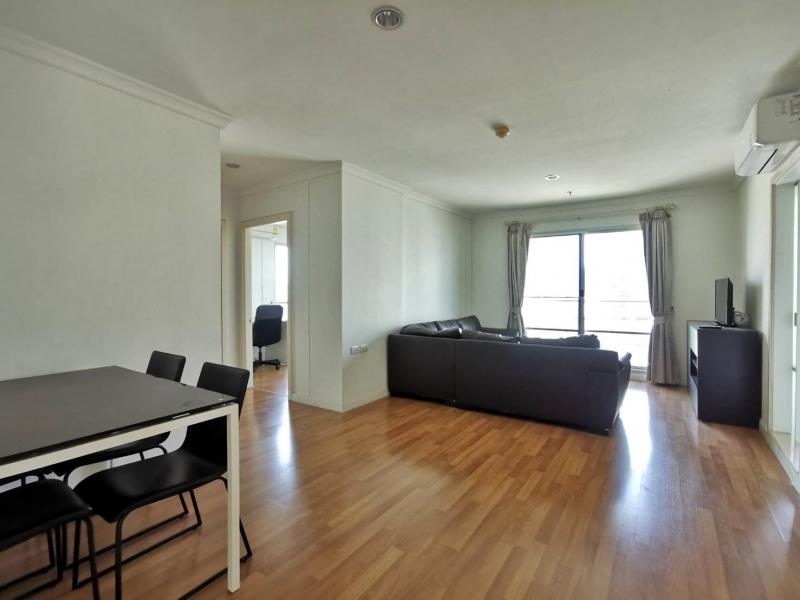 ให้เช่าห้อง : ลุมพินี เพลส พระราม 9 ขนาด 2 นอน 2 น้ำ เพียง 25,000 บาท/เดือน ห้องมุมระเบียบกว้าง วิว Central Rama 9 ทำเลดี ราคาได้ ใกล้ MRT พระราม 9 ลุมพินี เพลส พระราม 9 ตำแหน่งห้องมุม ระเบียงกว้าง เชื่อมถึงกันทั้งห้องรับแขก และ ครัว วิวฝั่ง Central พระราม 9   - อาคาร C ชั้น 22  พื้นที่ 70 ตร.ม.  - 2 ห้องนอน 2 ห้องน้ำ ราคาเพียง เพียง 25,000 บาท/เดือน         -  ( เงินประกัน 2 , ค่าเช่าล่วงหน้า 1 ) สิทธิ์จอดรถ 1 คัน         - สระว�