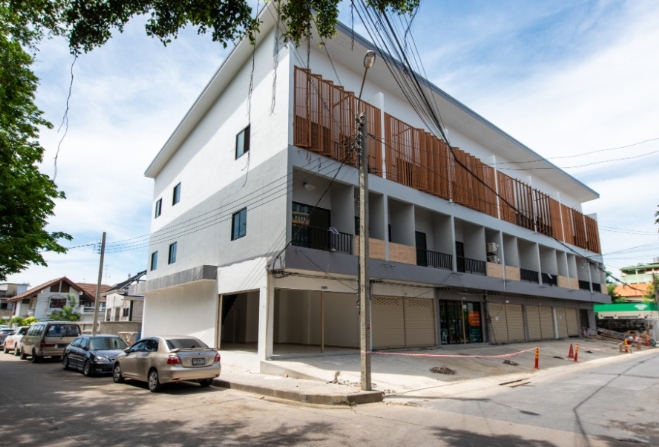 ให้เช่า อาคาร3ชั้น ซอย ประชาอุทิศ 83 ทุ่งครุ  มีที่จอดรถ