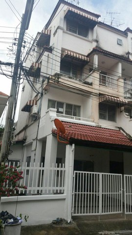 ให้เช่าโกดัง แหลมฉบัง-ศรีราชา 2,000 ตร.ม ใกล้ท่าเรือแหลมฉบัง