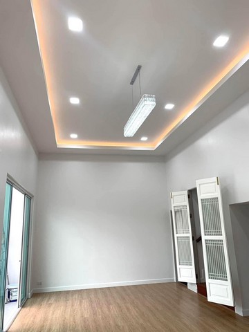 ขายทาวน์เฮ้าส์ขนาดใหญ่ สุขุมวิท31 บ้านเล่นระดับ เนื้อที่ใช้สอยมาก บ้านตกแต่งพร้อมพักอาศัย ใกล้สิ่งอำนวยความสะดวกในย่านสุขุมวิท