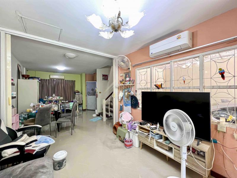 ทาวน์เฮ้าส์ 2 ชั้น หมู่บ้าน อักษรา บางบัวทอง