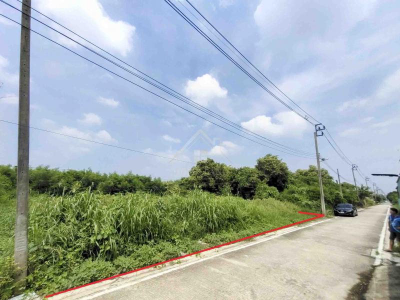 BHL822ขายที่ดิน 199.5 ตารางวา ติดหมู่บ้าน บัวทองแลนด์ ใกล้บัวทองเคหะ ถมแล้วที่ตั้ง : ซอยปลาหมึก ถนน บางกรวย-ไทรน้อย ตำบลบางบัวทอง อำเภอบางบัวทอง จังหวัดนนทบุรี 11110รายละเอียด- เนื้อที่ 199.5 ตารางวา- หน้ากว้างติดถนน 25 เมตร ลึกประมาณ 32 เมตร- เขตพื้นที่สีส้มสถานที่ใกล้เคียง- หมู่บ้านบัวทองแลนด์- หมู่บ้านบัวทองเคหะ- โลตัสไทรน้อย- เมคโครไทรน้อยแผนที่ https://maps.app.goo.gl/rFc7Z1KNqYFxbjYy5ราคาขาย 4,200,0